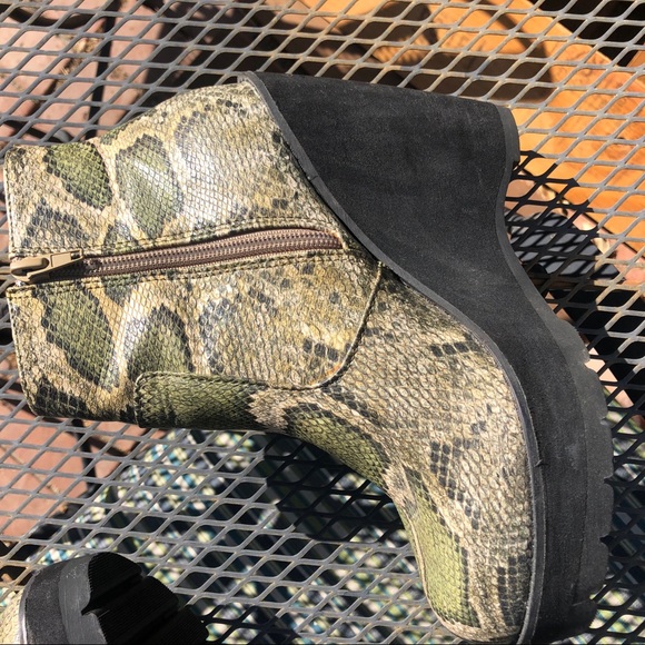 UrbanOutfitters Green Faux Snakeskin Ankle Booties - Picture 12 of 15